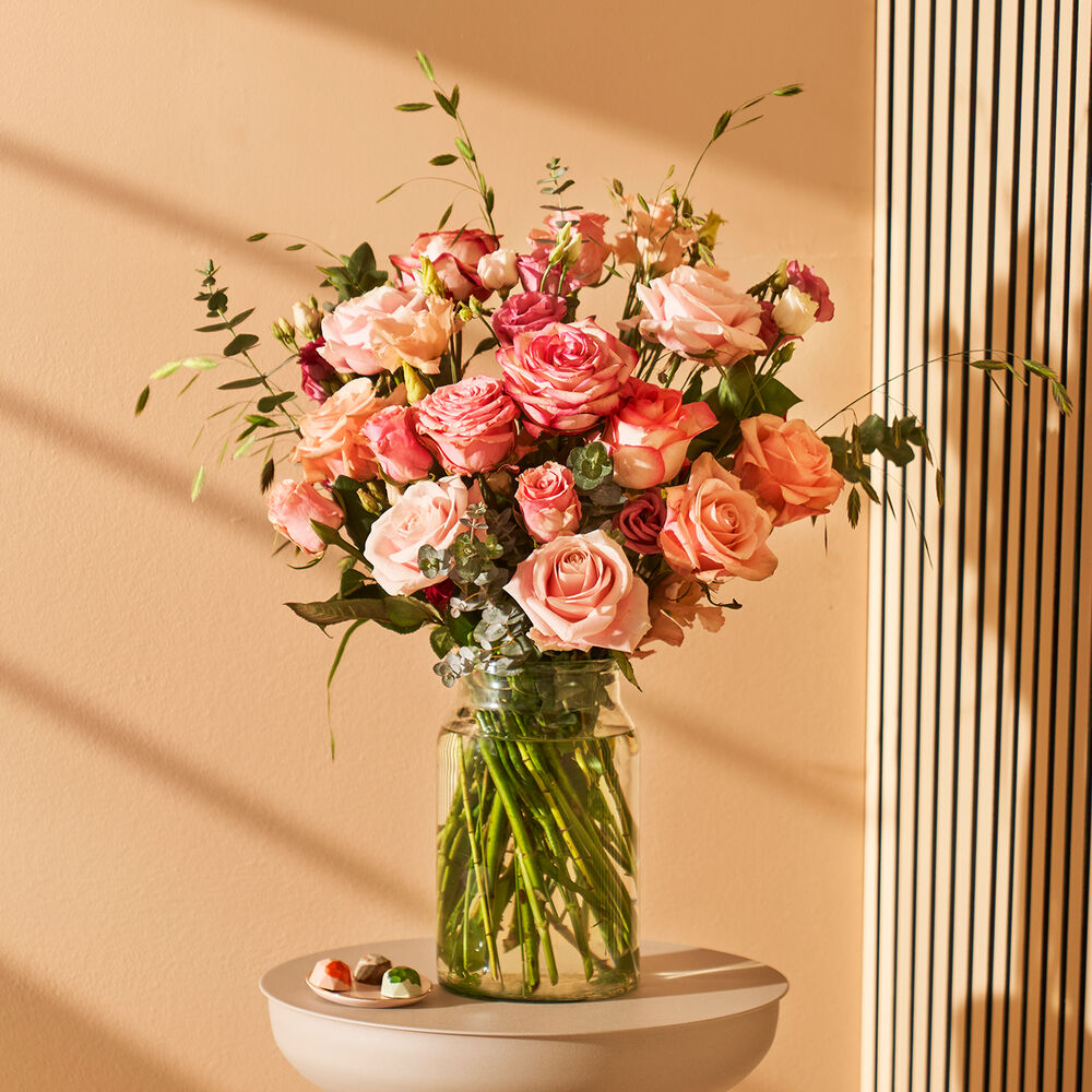Pink roses bouquet